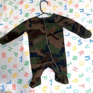 Cárter a pajama set for baby’s size newborn